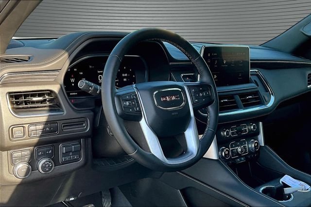 Used 2023 White GMC SLT image 17