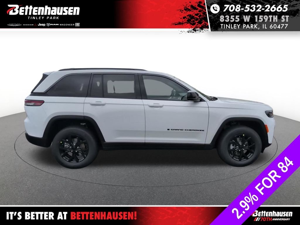 New 2026 Bright White Clear-Coat Exterior Paint Jeep Laredo Altitude image 6