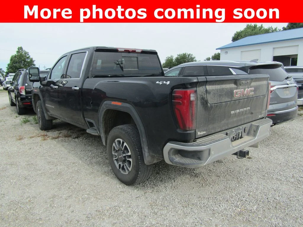 Used 2025 Onyx Black GMC SLT image 3