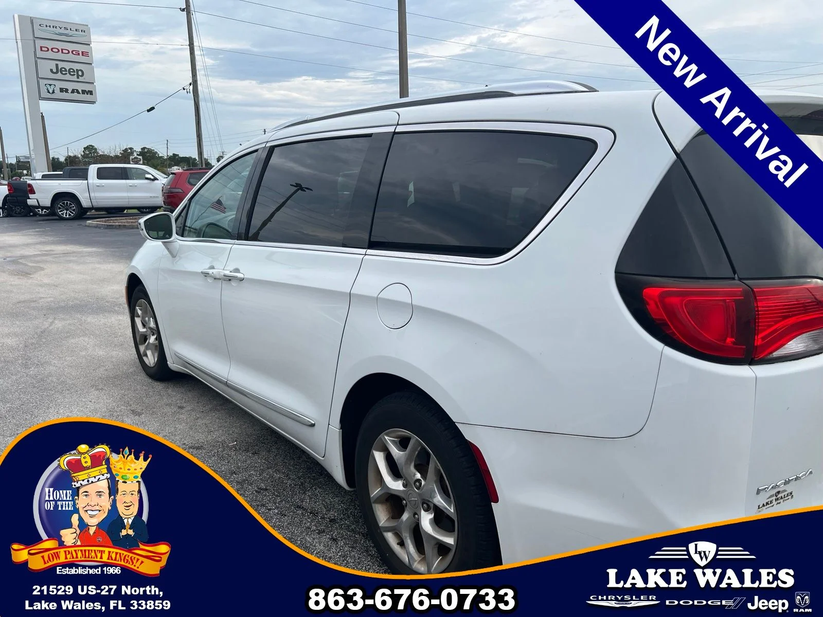 Certified Used 2018 White Chrysler Limited image 2