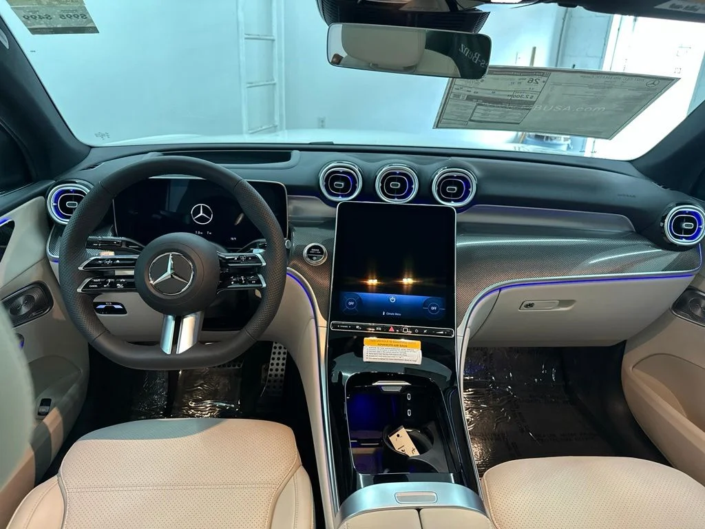 New 2027 White Mercedes-Benz GLC 300 image 22