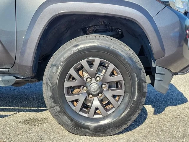 2020 Toyota Tacoma SR5 - Photo 6