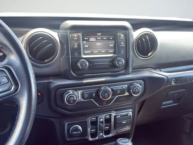 Used 2019 Silver Jeep Unlimited Sport S image 14