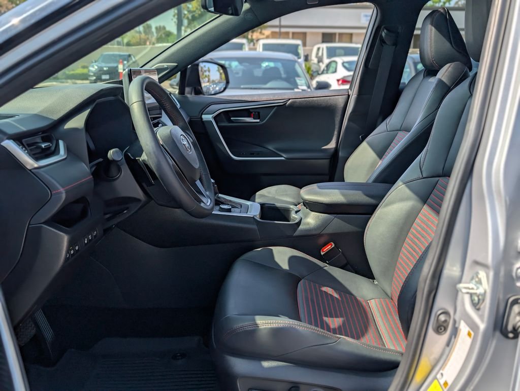 2024 Toyota RAV4 XSE - Photo 14