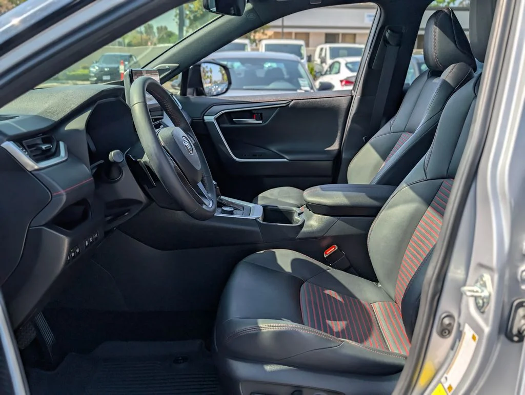 2024 Toyota RAV4 XSE - Photo 14