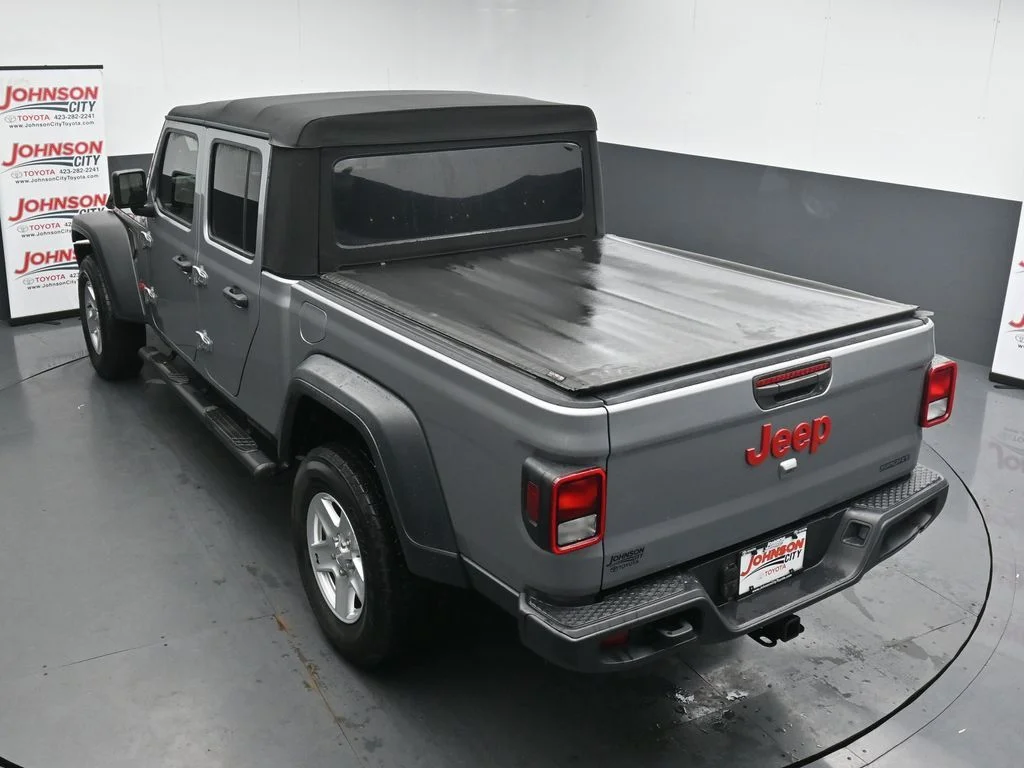 Used 2020 Silver Jeep Sport image 28