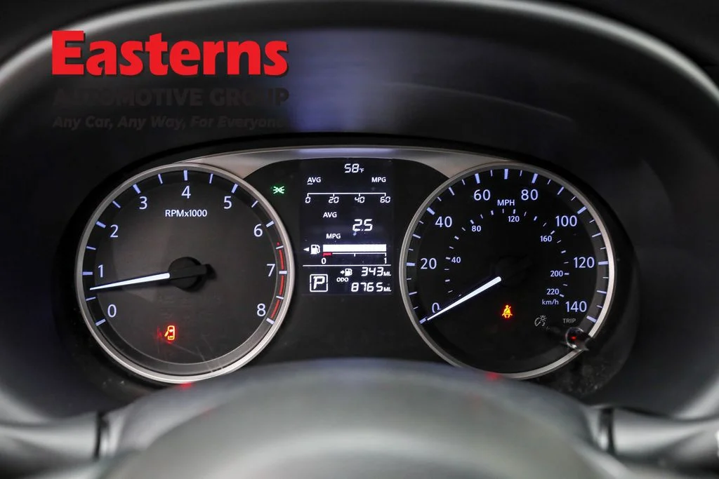Used 2022 White Nissan S image 18