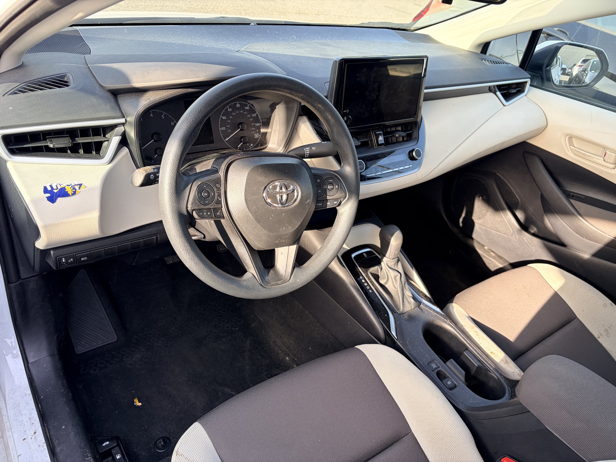 Used 2025 Ice Cap Toyota LE image 10
