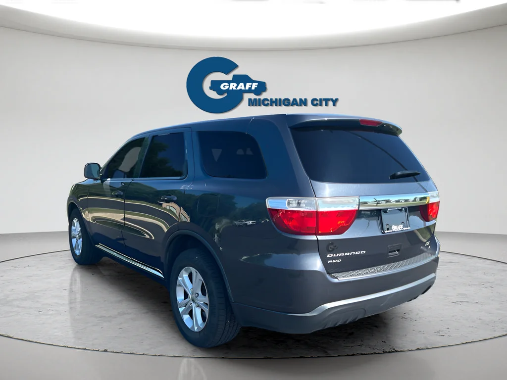 Used 2013 Gray Dodge SXT image 3