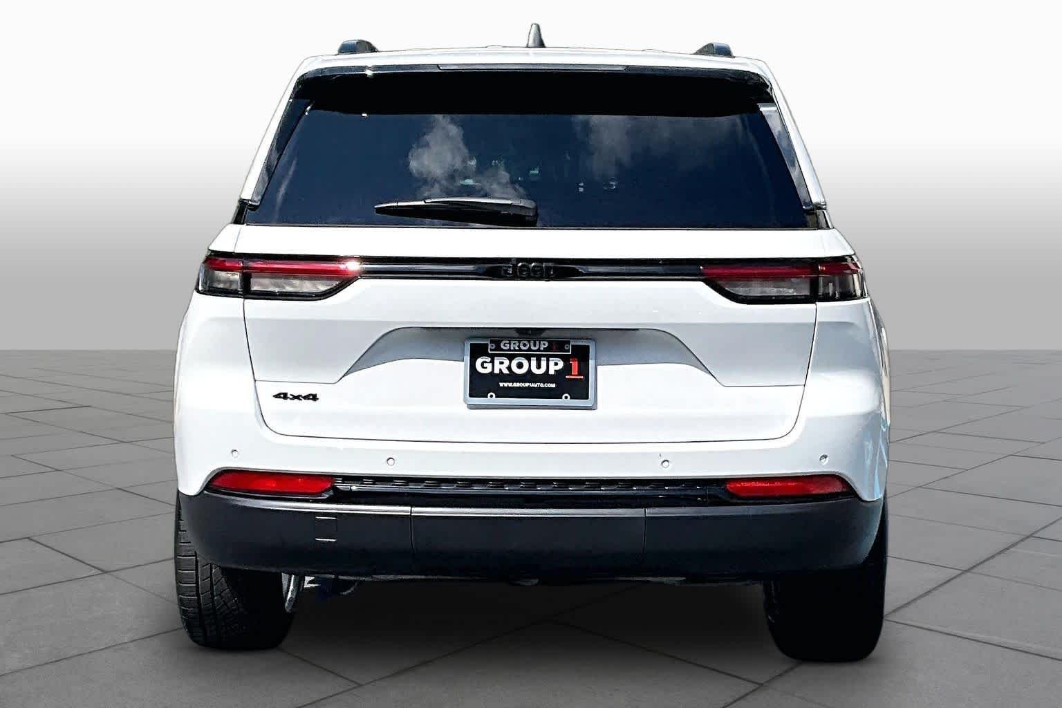 Used 2025 Bright White Clearcoat Jeep Altitude X image 5