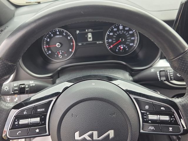 Used 2024 White Kia GT-Line image 22