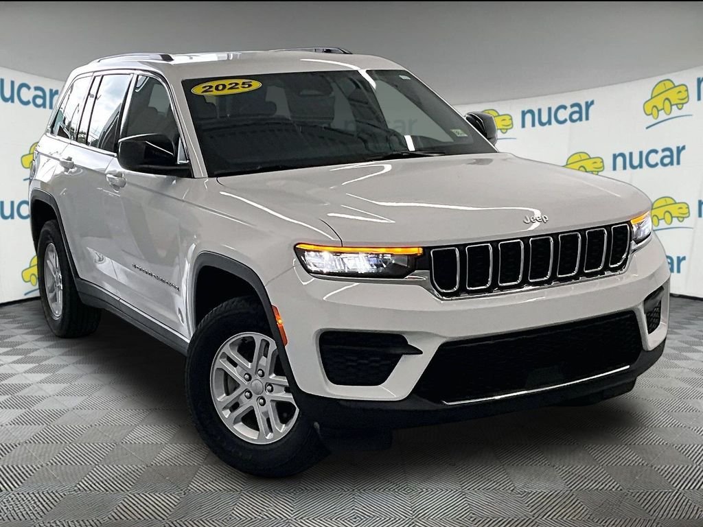 Used 2025 Bright White Clearcoat Jeep Laredo image 1