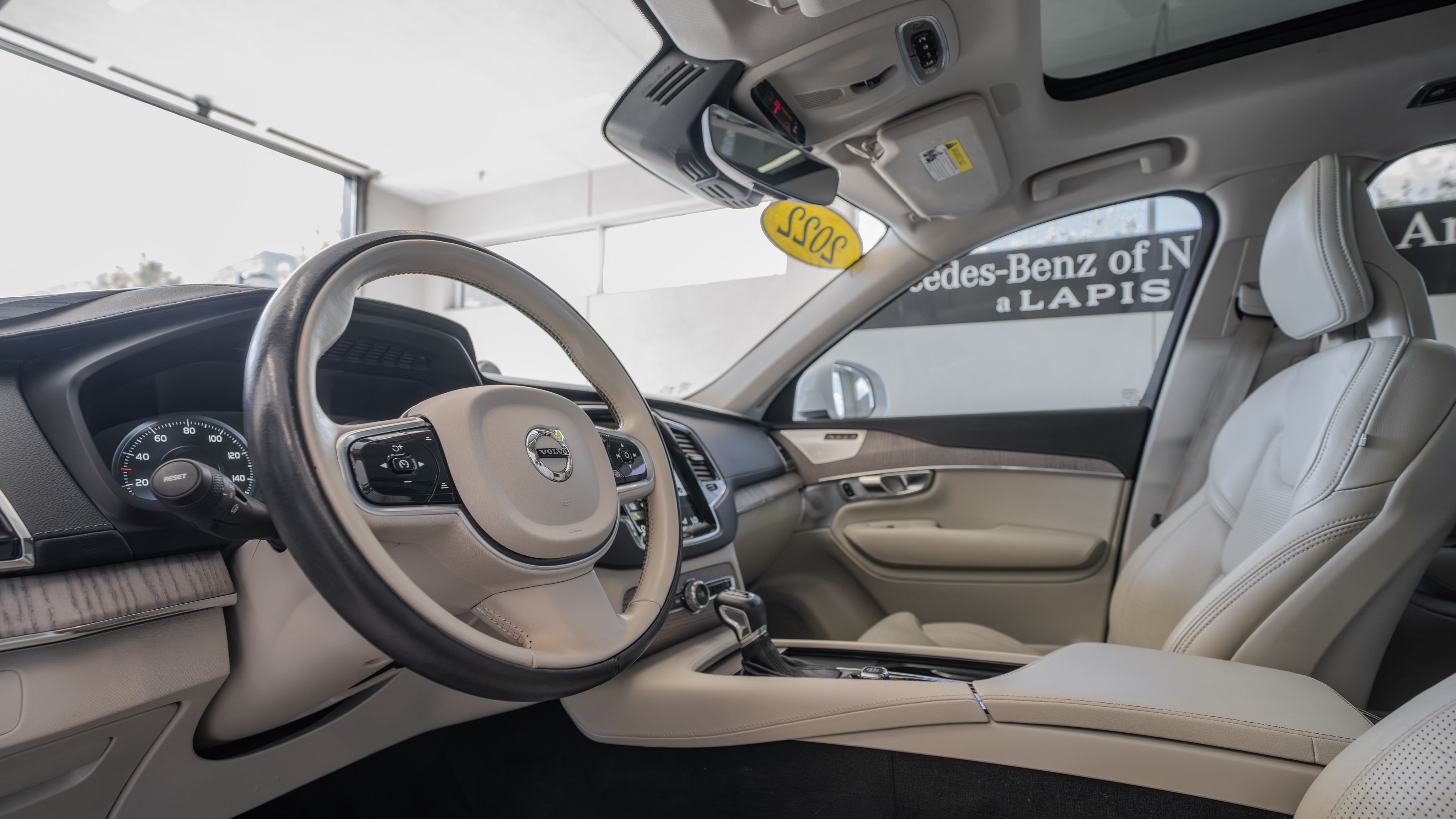 Used 2022 Crystal White Volvo T6 Inscription image 6