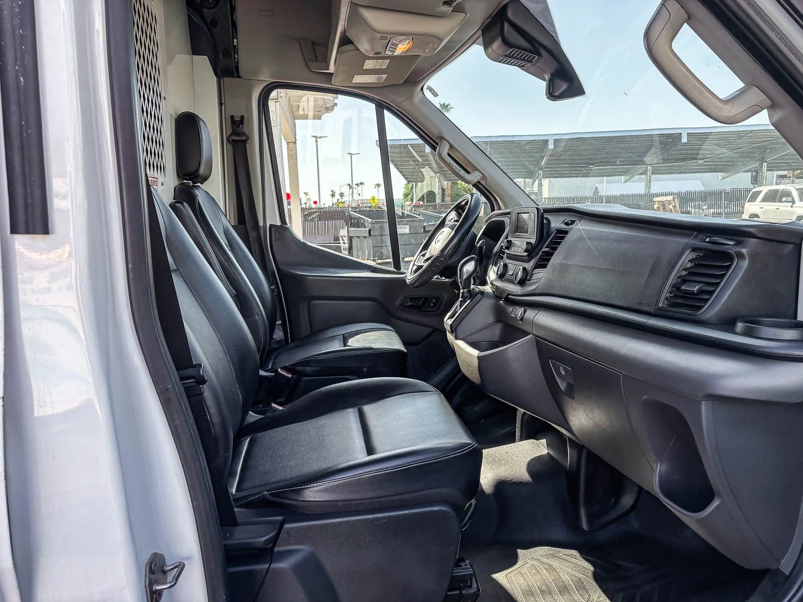 Used 2020 Oxford White Ford Base image 10