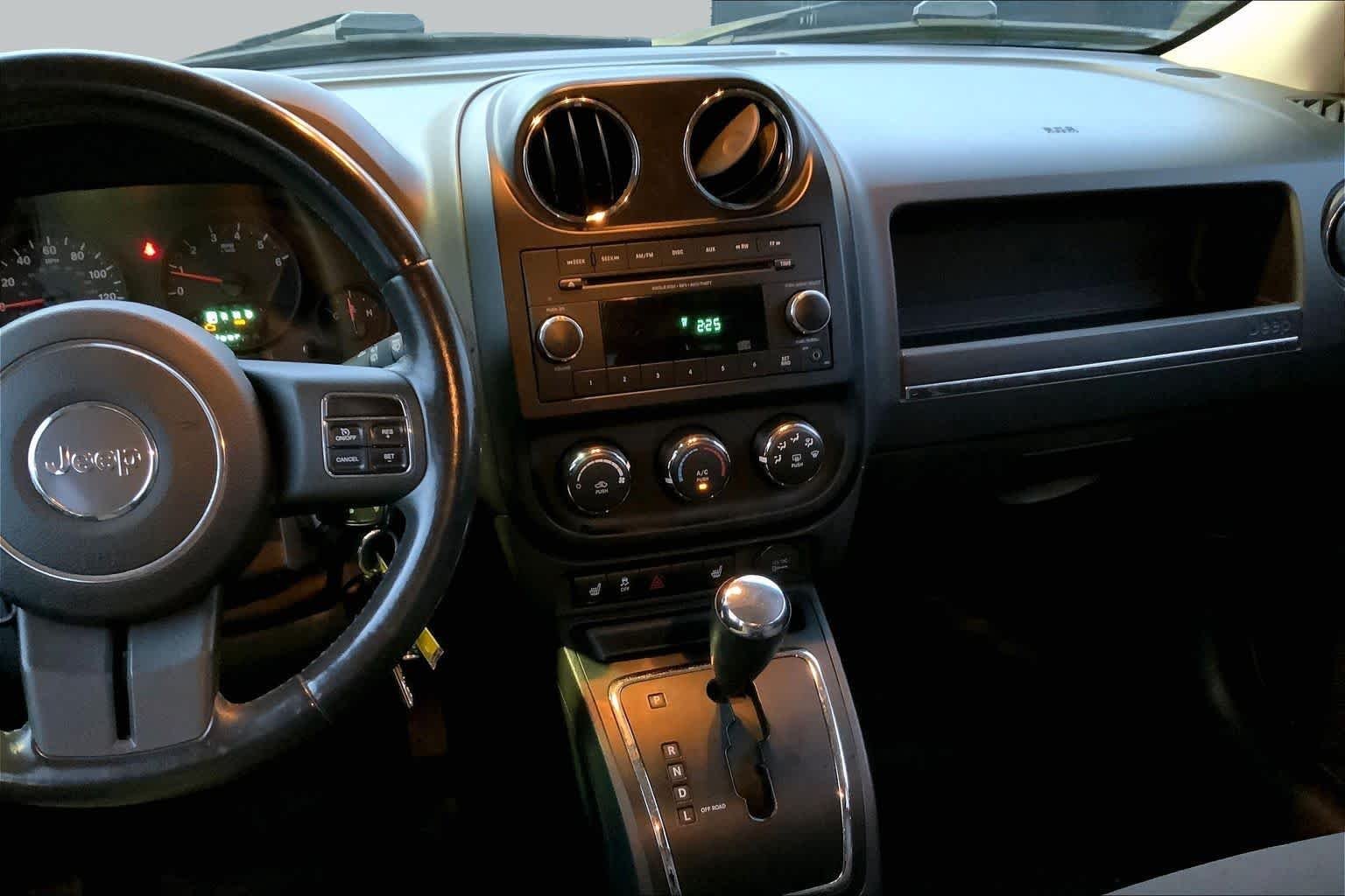 Used 2011 Dark Charcoal Pearl Jeep Latitude image 6
