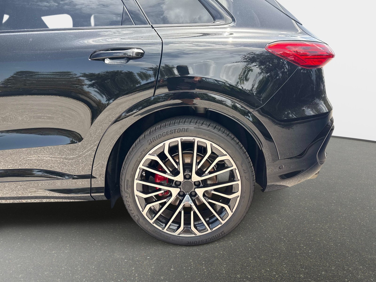 2026 Audi SQ5 Premium Plus - Photo 10