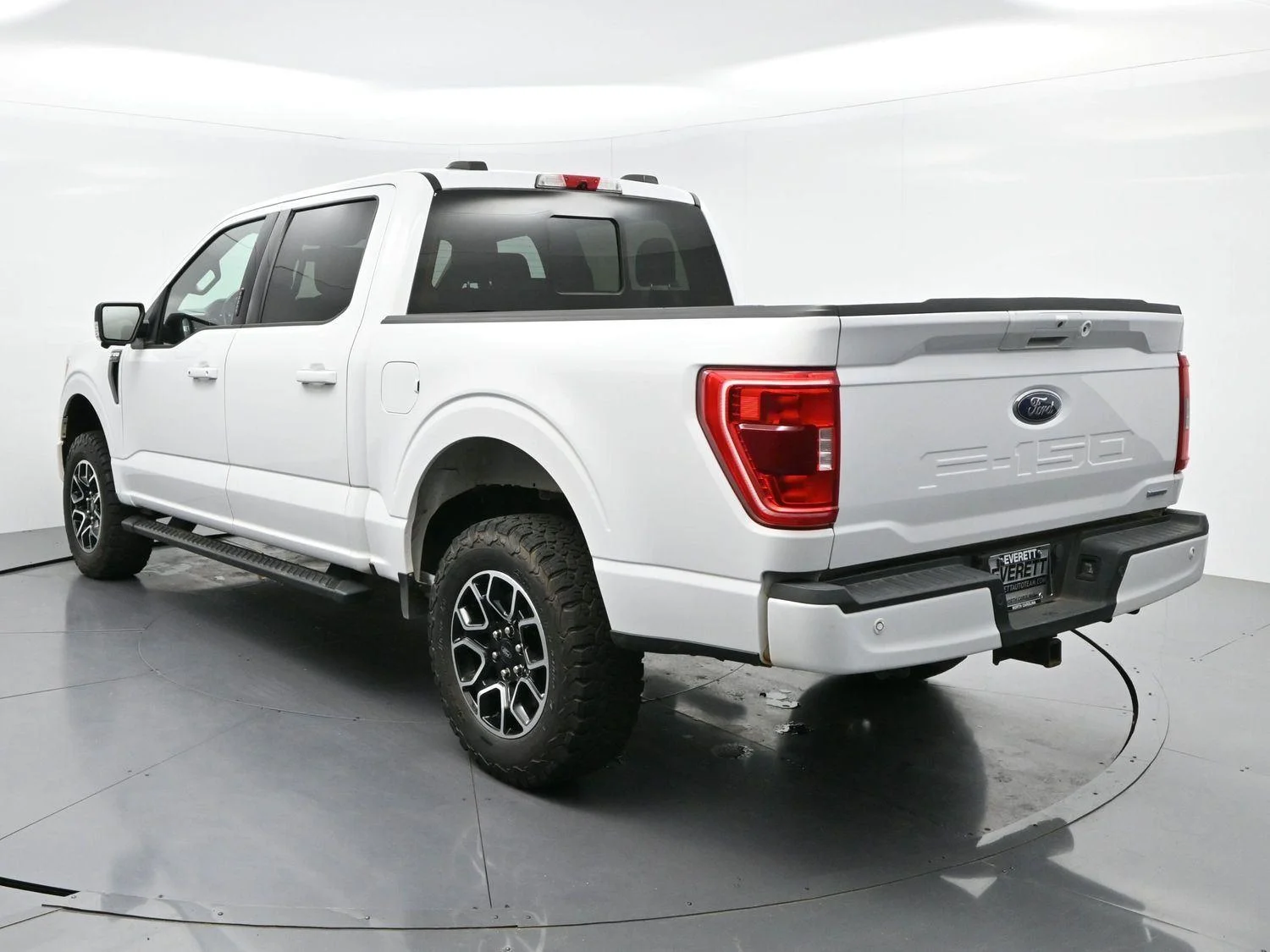 Used 2022 Oxford White Ford XL image 5