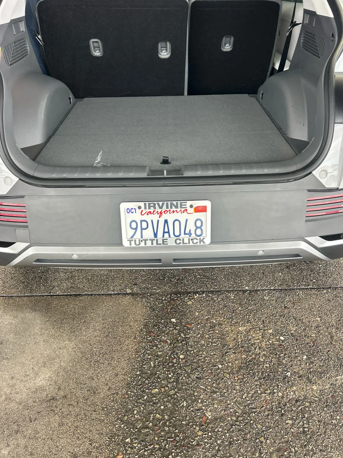 Used 2024 CYBER GRAY HYUNDAI SEL image 2