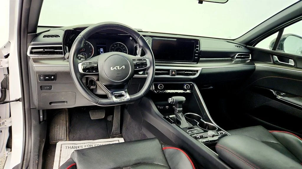 Used 2023 Glacial White Pearl Kia GT DCT FWD image 12