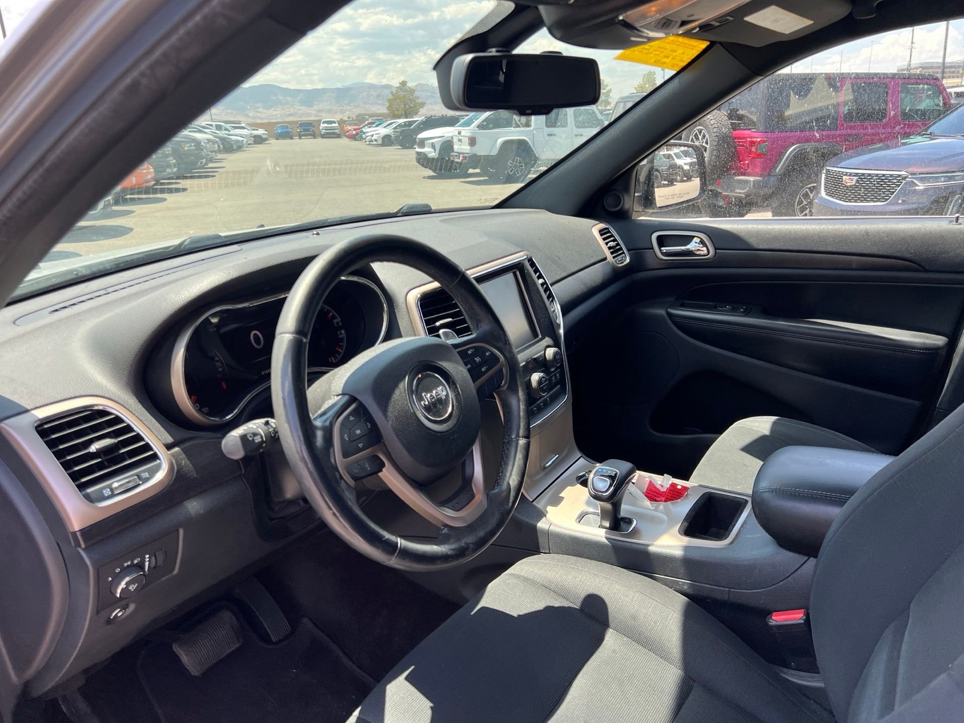 Used 2015 Silver Jeep Laredo image 27