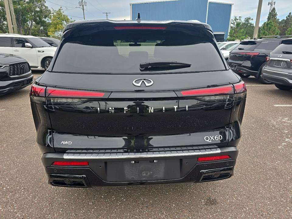 Certified Used 2023 Black INFINITI LUXE image 3