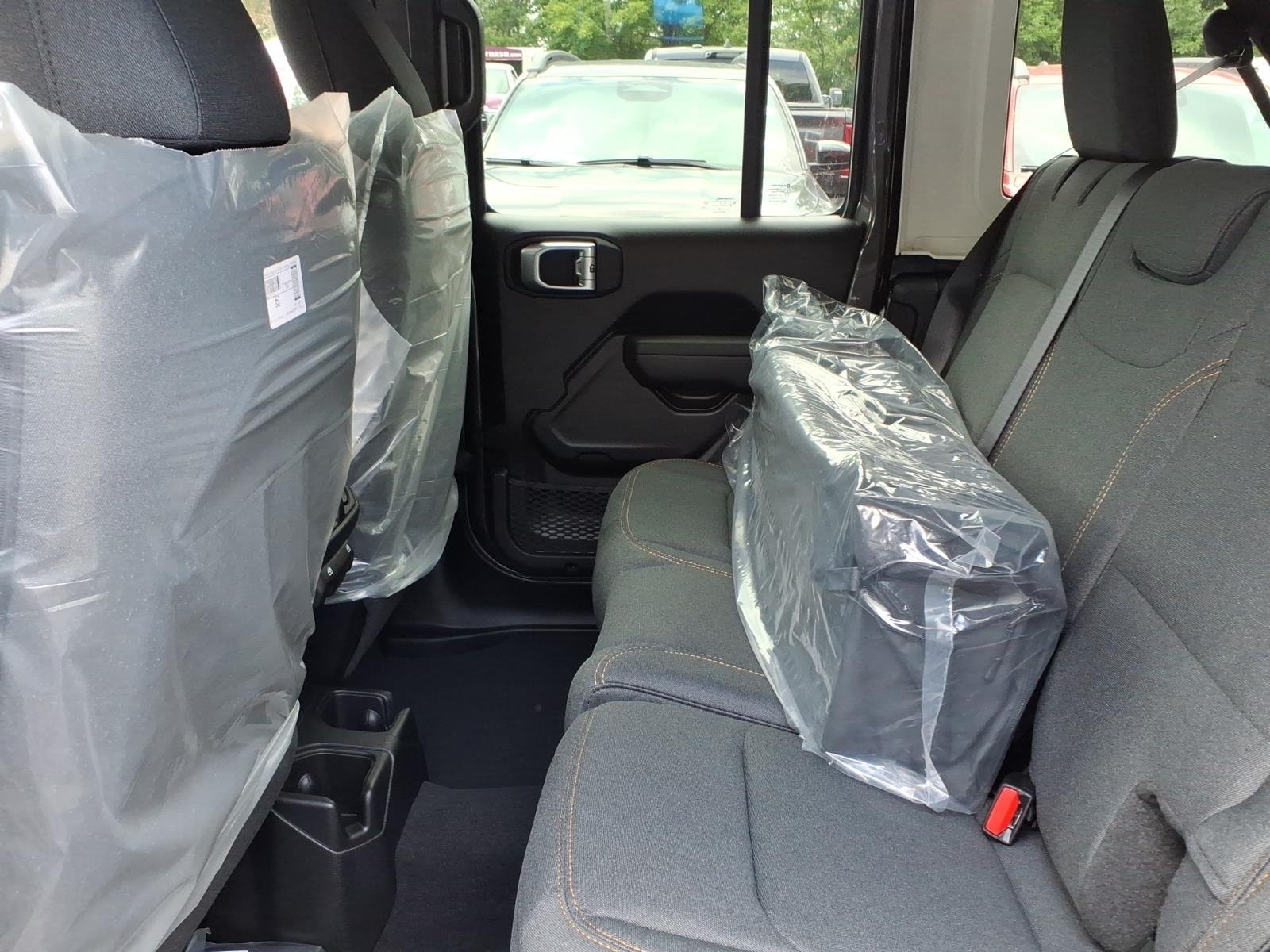 New 2026 Granite Crystal Metallic Clear-Coat Exterior Paint Jeep Sport S image 8