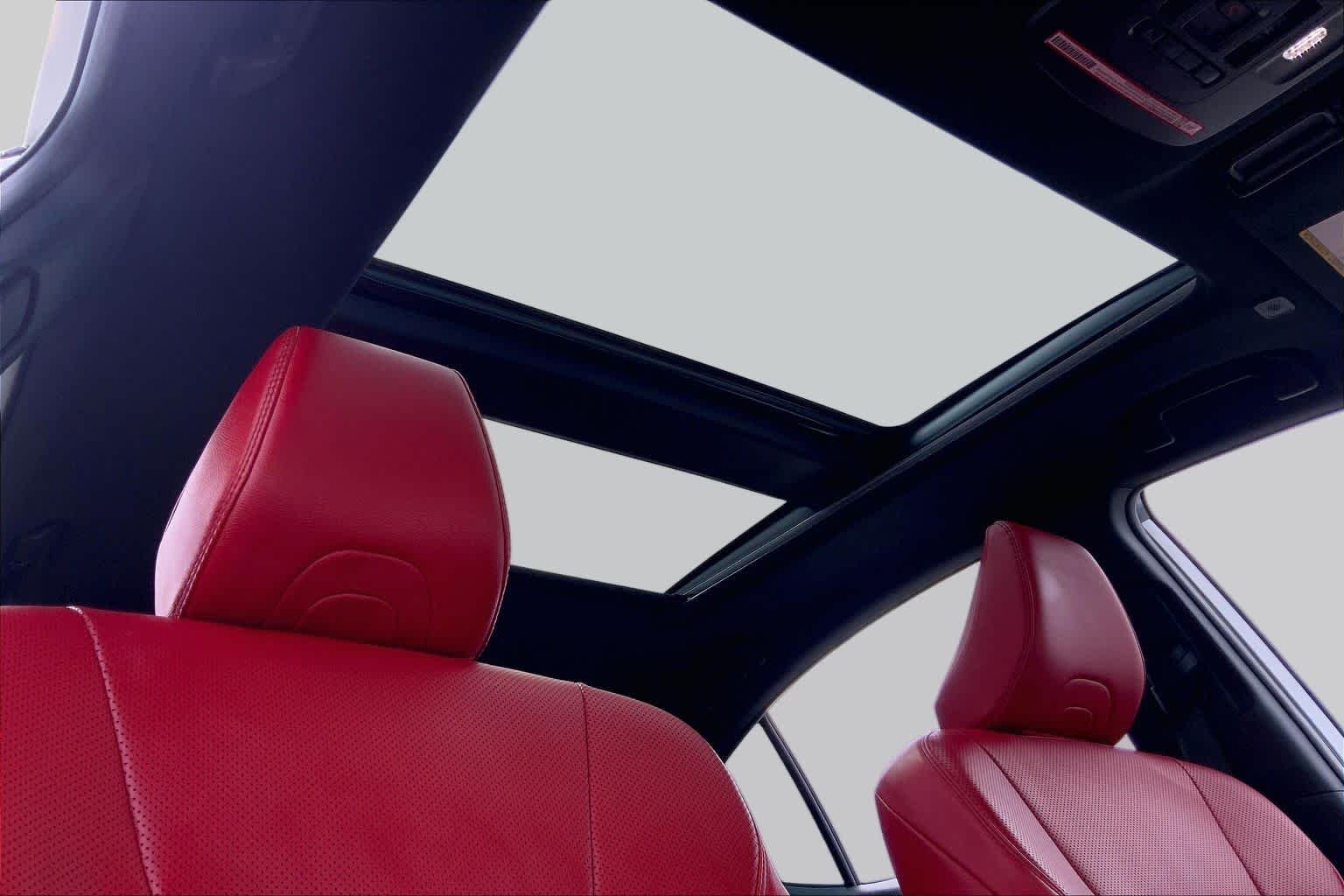 Used 2025 Wind Chill Pearl Toyota XSE image 14