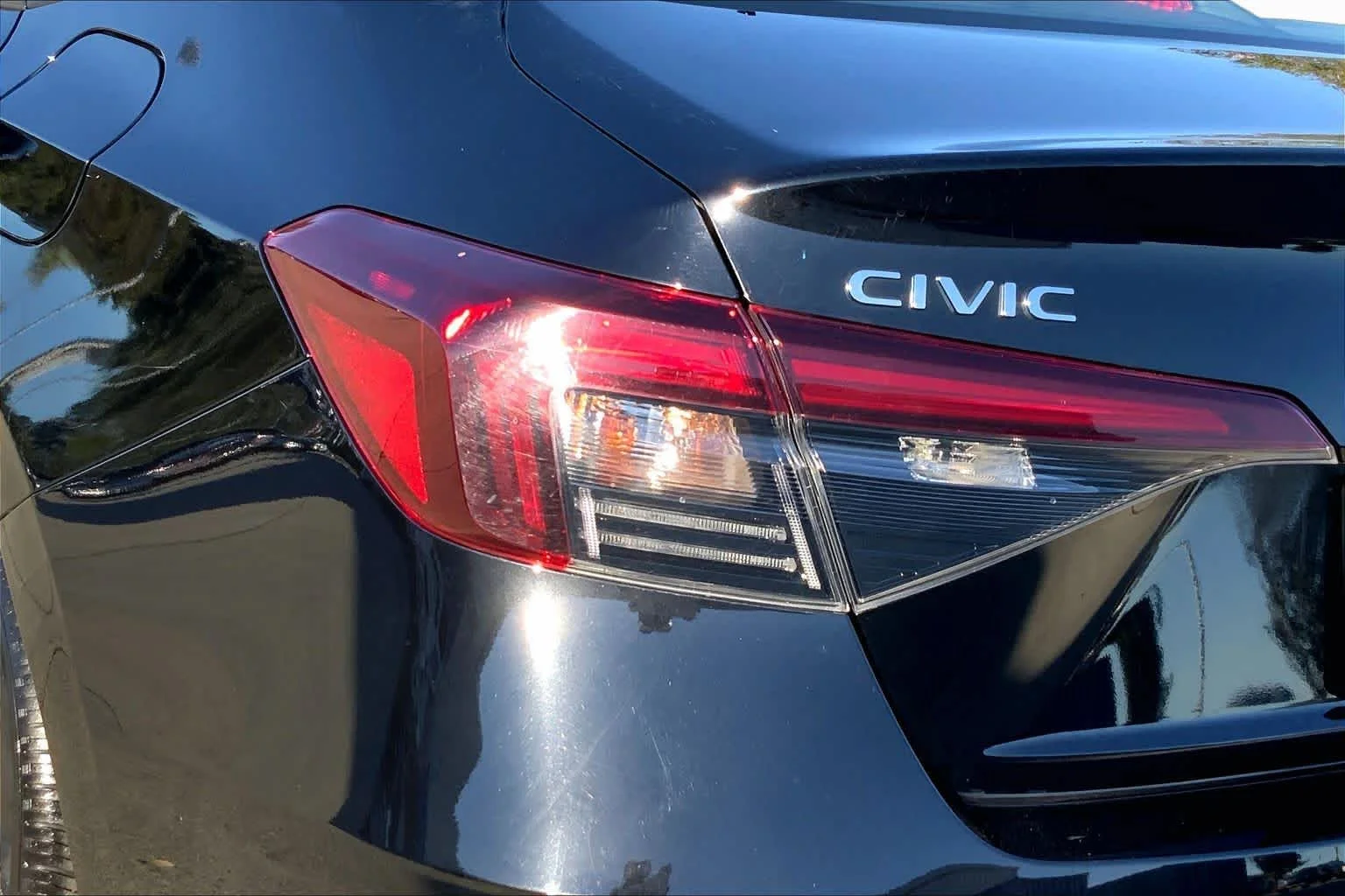 Used 2025 Crystal Black Pearl Honda LX image 28