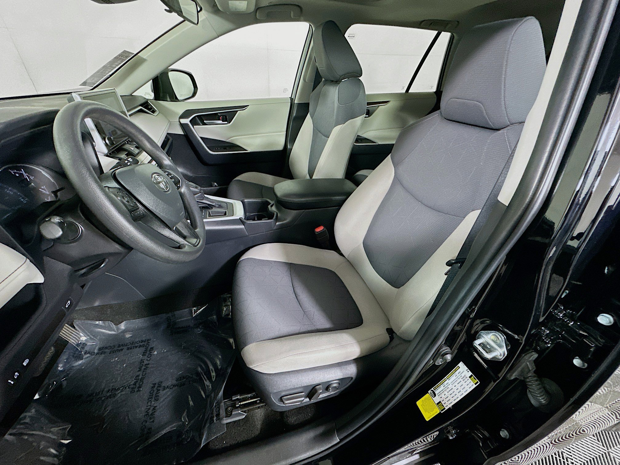 Used 2025 Midnight Black Metallic Toyota XLE image 12