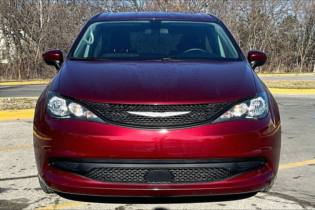 Used 2022 Chrysler Voyager LX with VIN 2C4RC1CG8NR159262 for sale in Kansas City