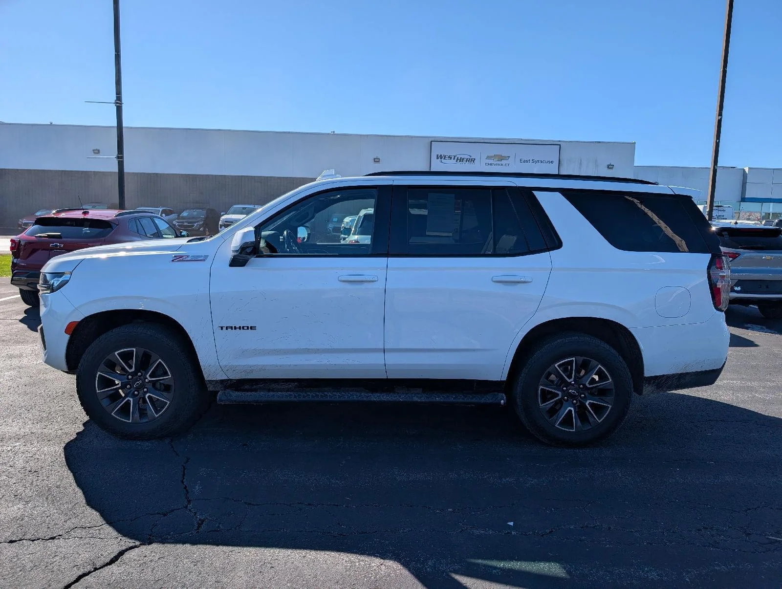Used 2022 Summit White Chevrolet Z71 image 5