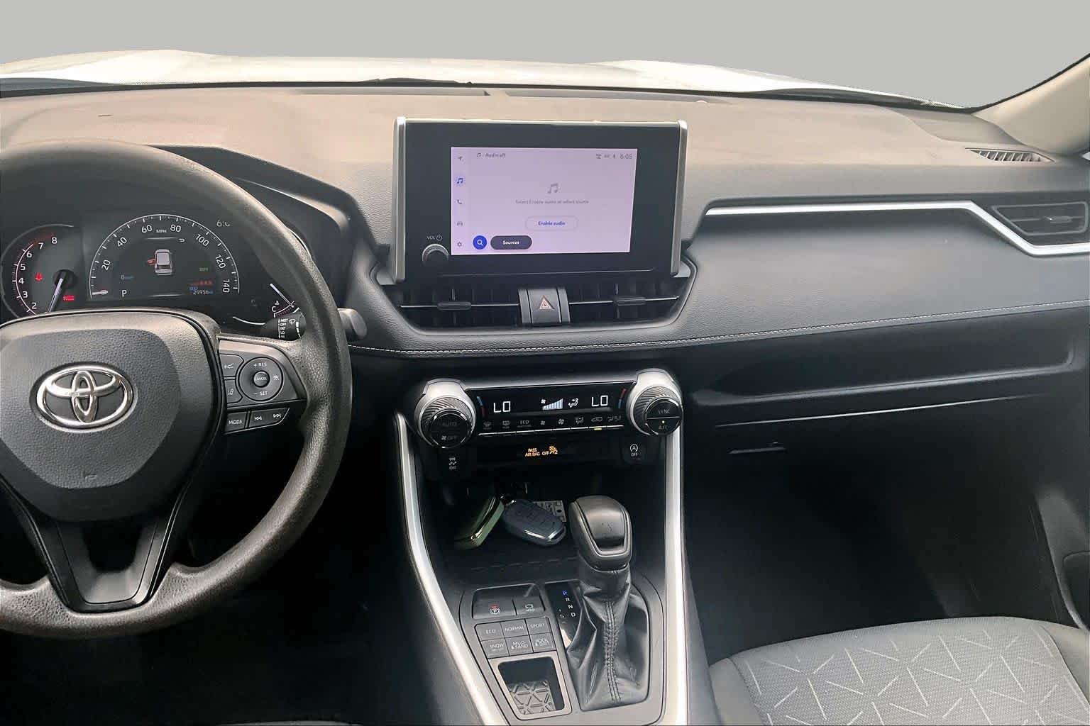 2023 Toyota RAV4 XLE - Photo 7