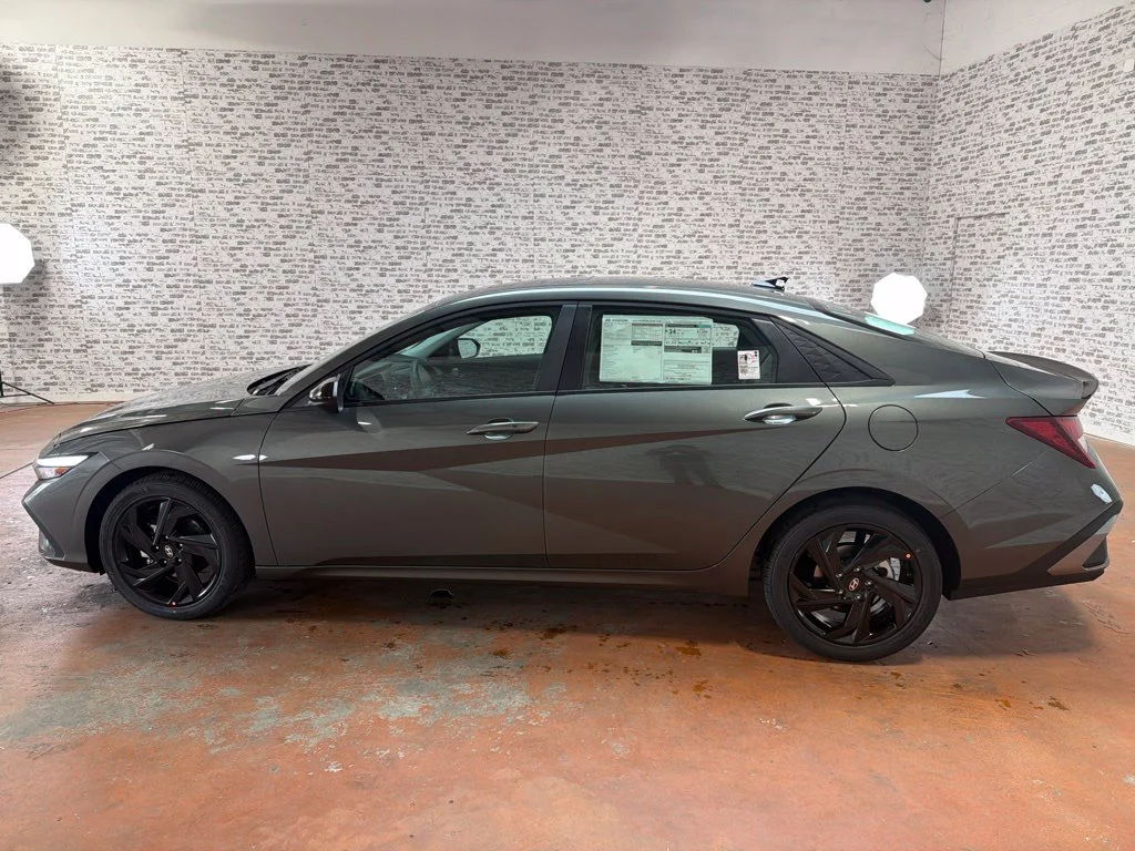 New 2026 Amazon Gray Hyundai SEL Sport Plus image 4