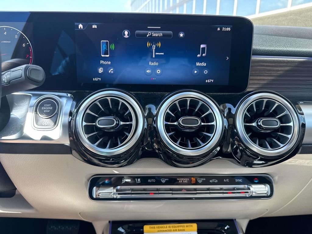 New 2026 Polar White Mercedes-Benz GLB 250 image 11