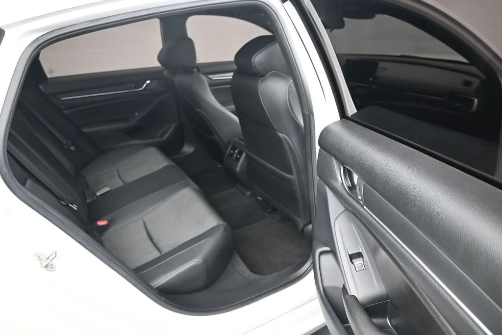 Used 2019  Honda Sport 2.0T image 11