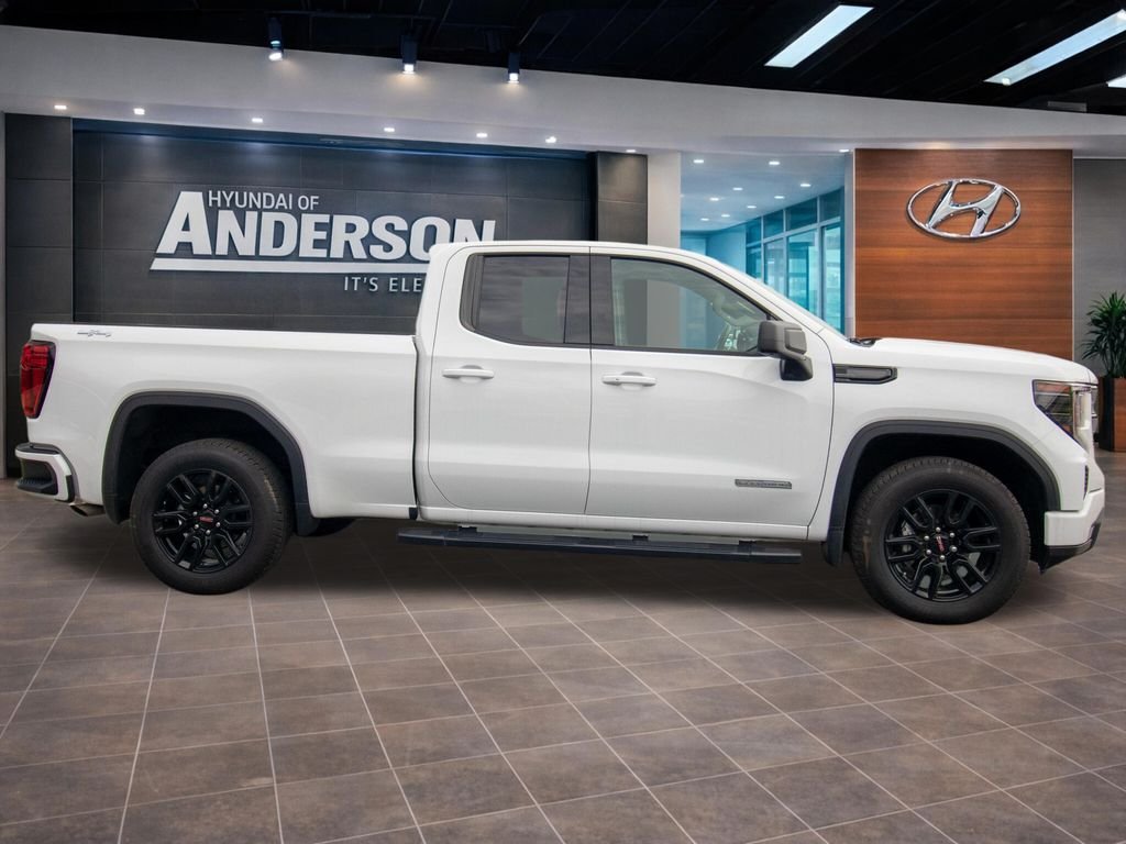 Used 2024 White GMC Elevation image 14