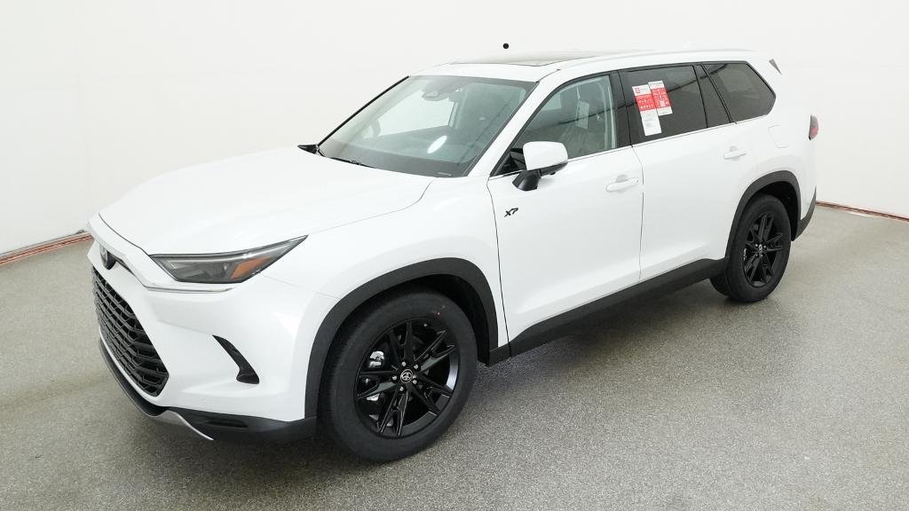 Certified Used 2026 WIND CHILL PEARL Toyota  image 31