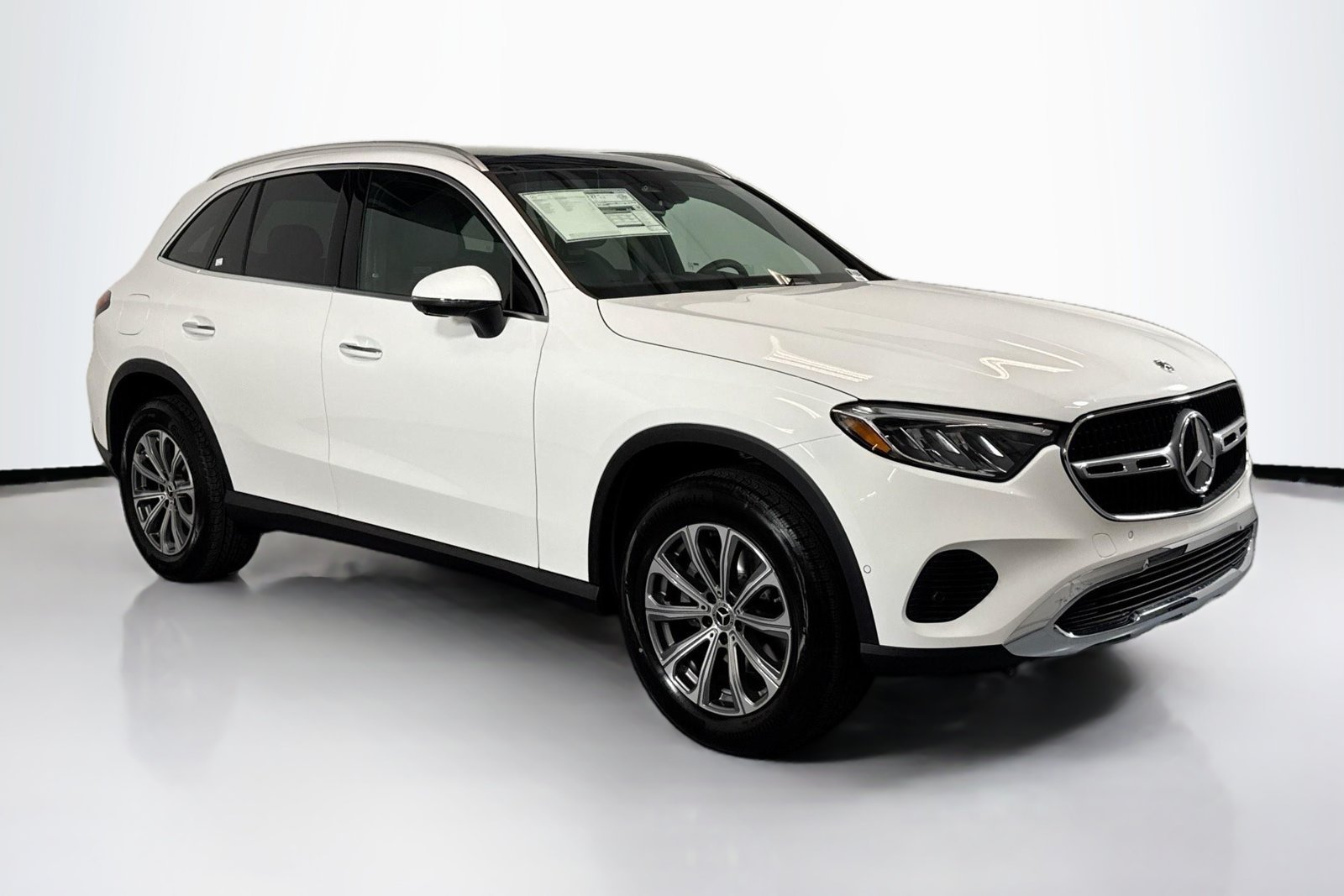 New 2026 Polar White Mercedes-Benz GLC 300 image 3