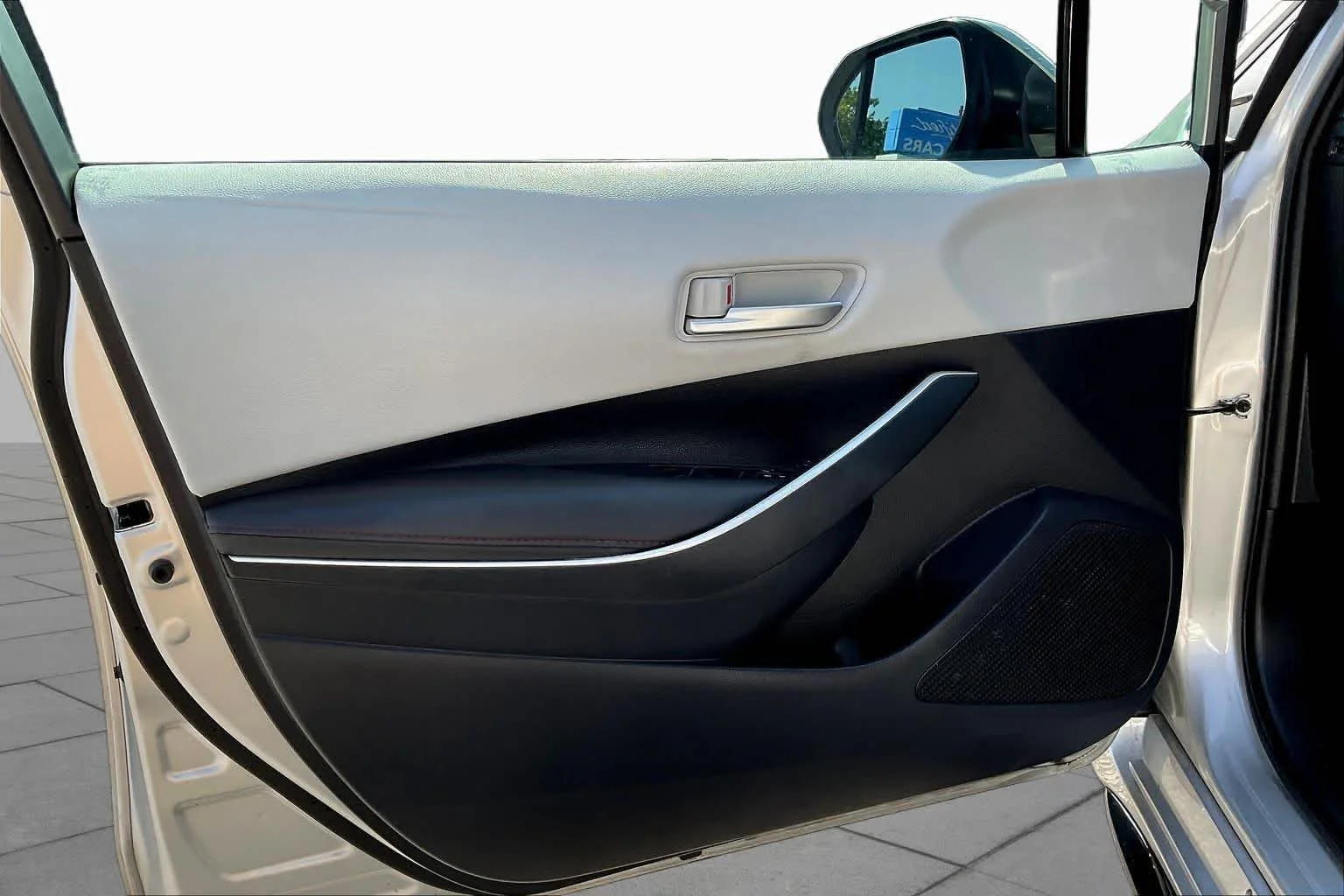 Used 2025 Classic Silver Metallic Toyota SE image 21