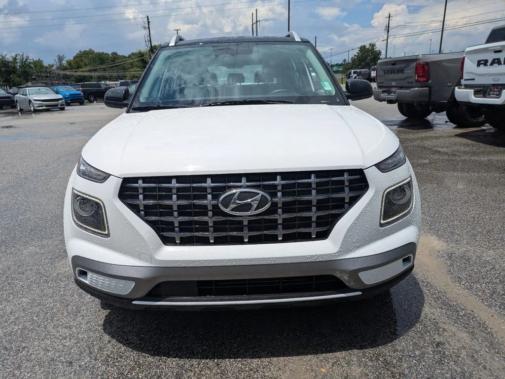 Used 2024 White Hyundai Limited image 9