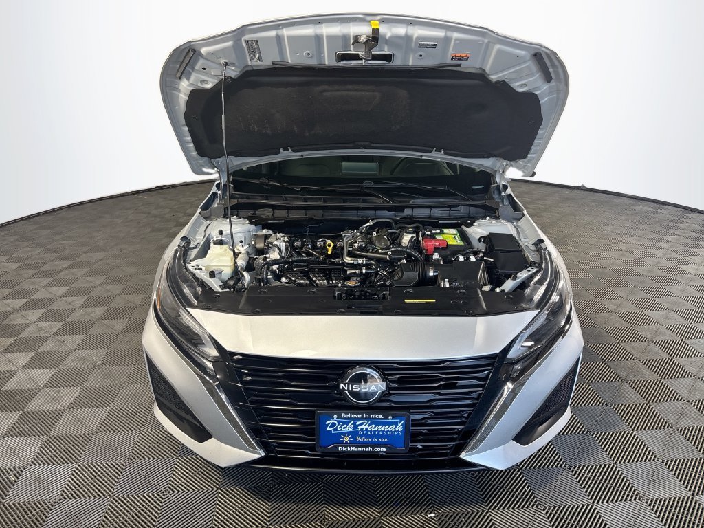Used 2024 Silver Nissan 2.5 SV image 21