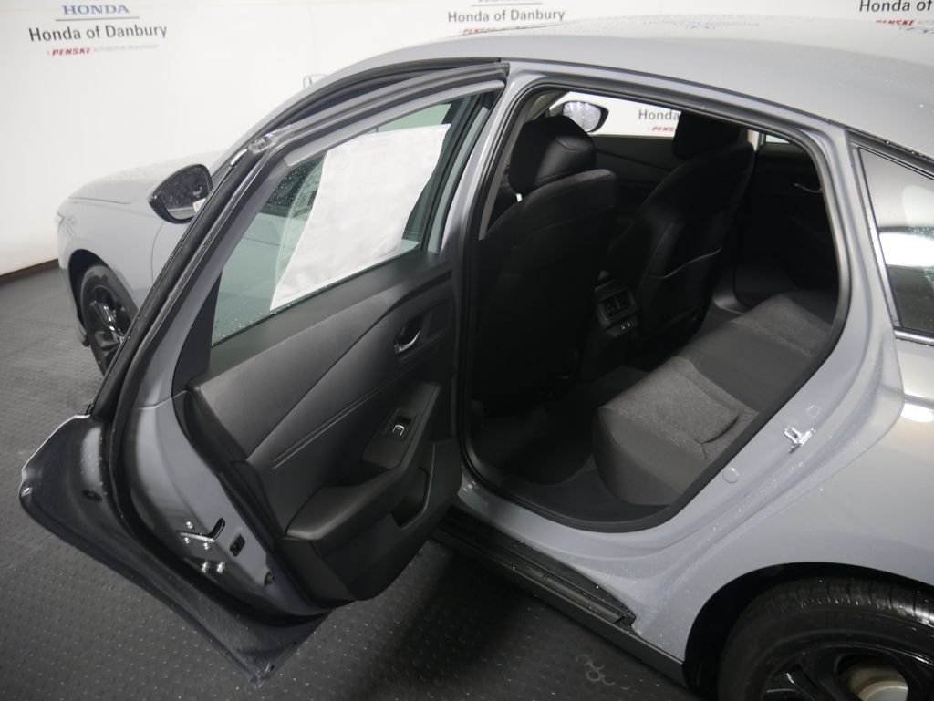 New 2026 Urban Gray Pearl Honda SE image 9