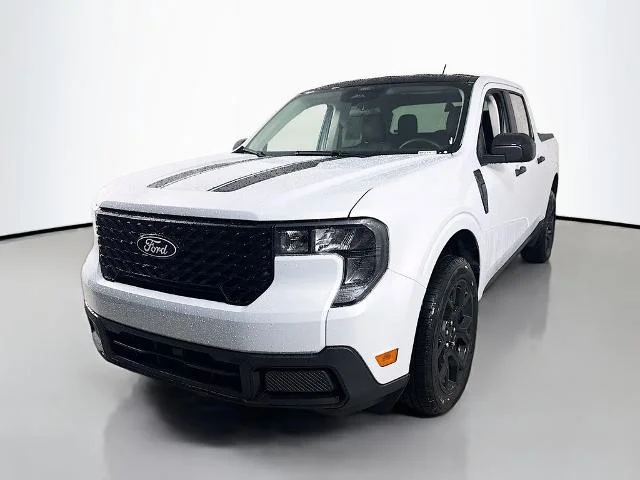 New 2026 Space White Metallic Ford XLT image 32