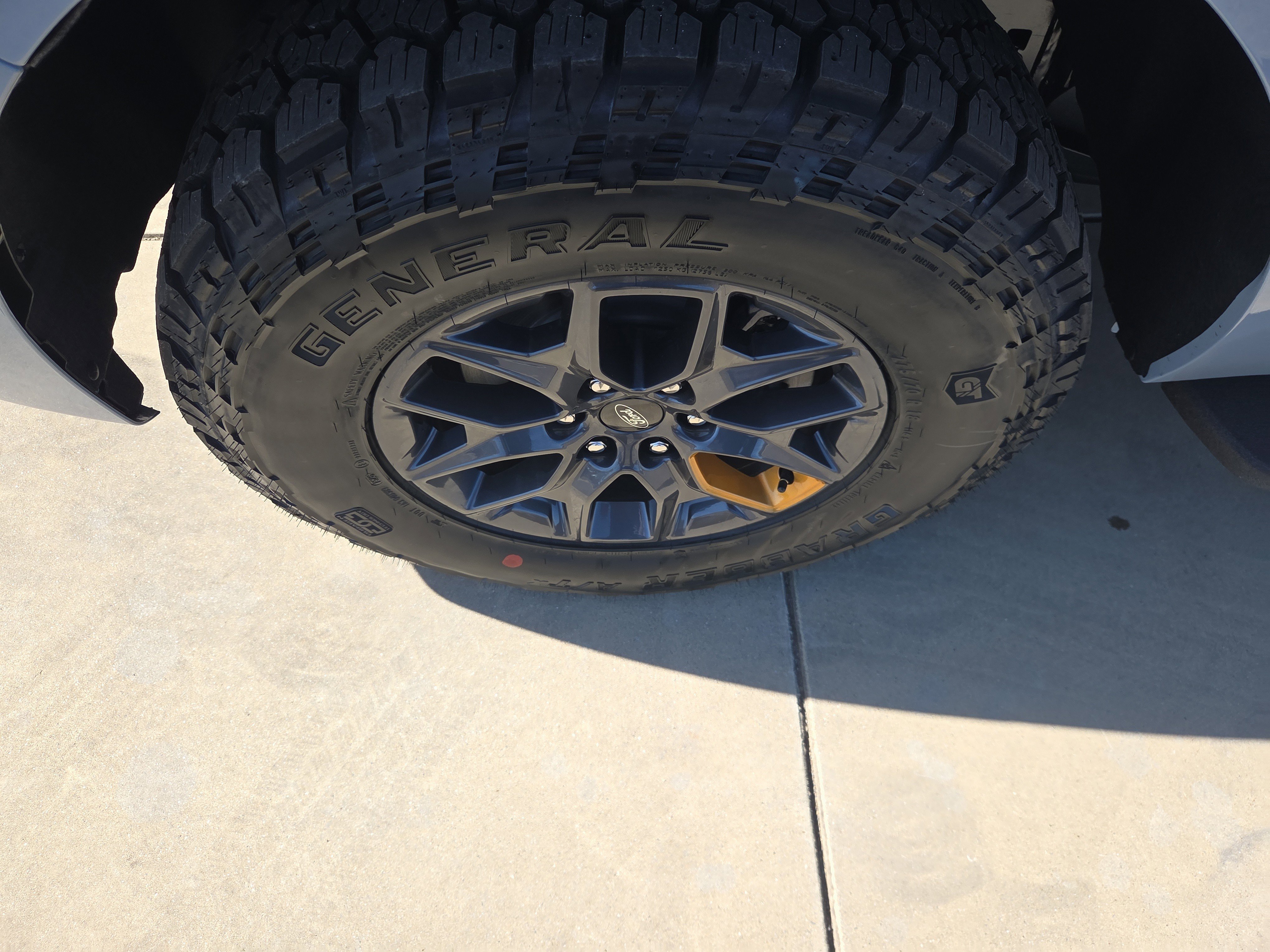 New 2026 Glacier Gray Metallic Tri-Coat Ford Tremor® image 9