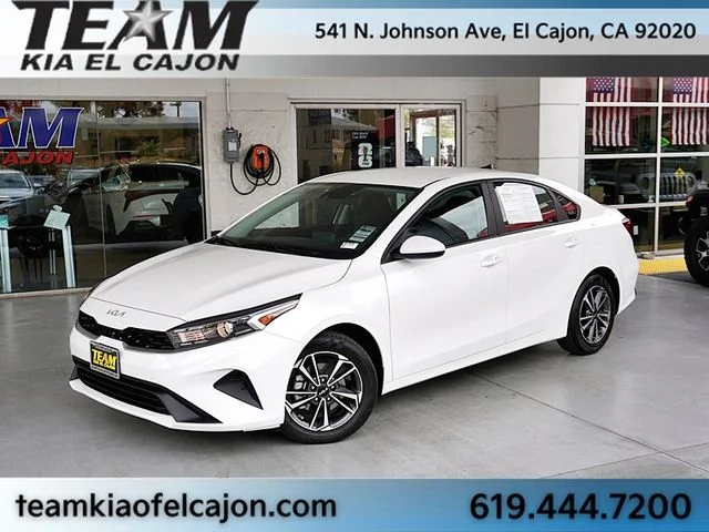 2023 Kia Forte LXS AT's photo
