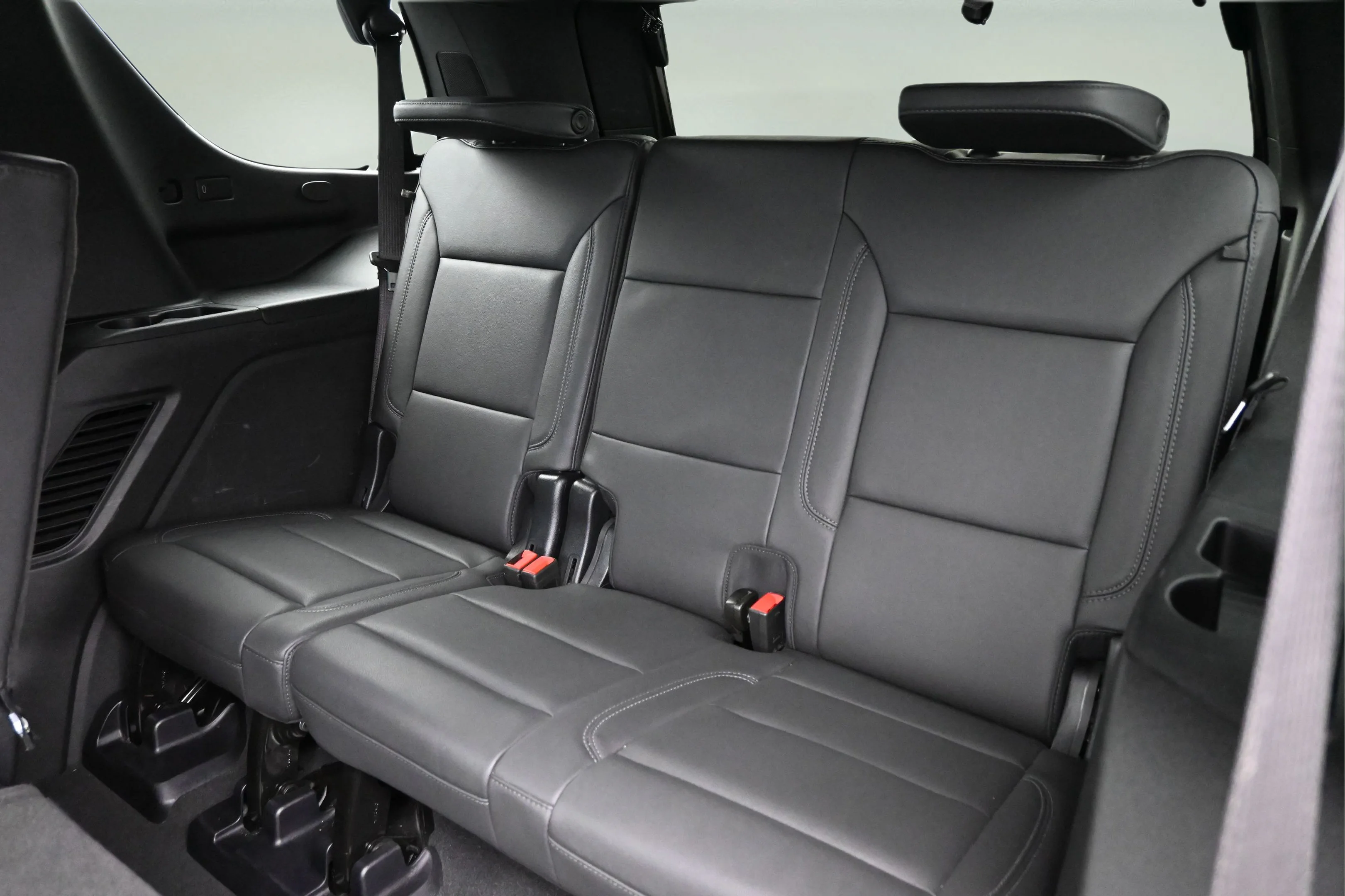 Used 2025 Sterling Gray Metallic Chevrolet LT image 10
