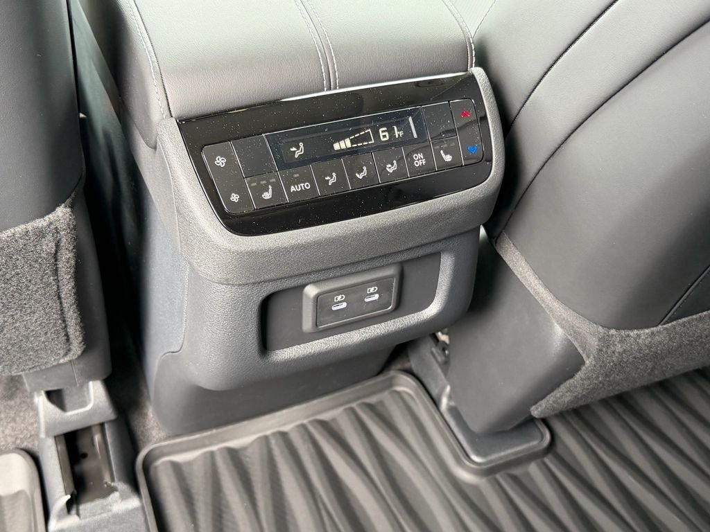 New 2027 GRAPHITE SHADOW INFINITI Luxe FWD image 16