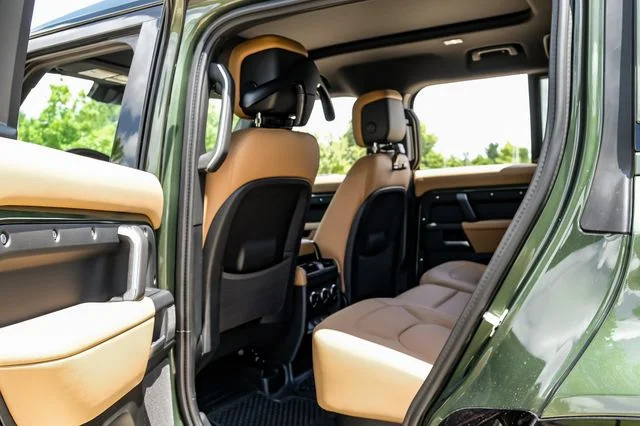 New 2026 Woolstone Green Land Rover X-Dynamic SE image 50