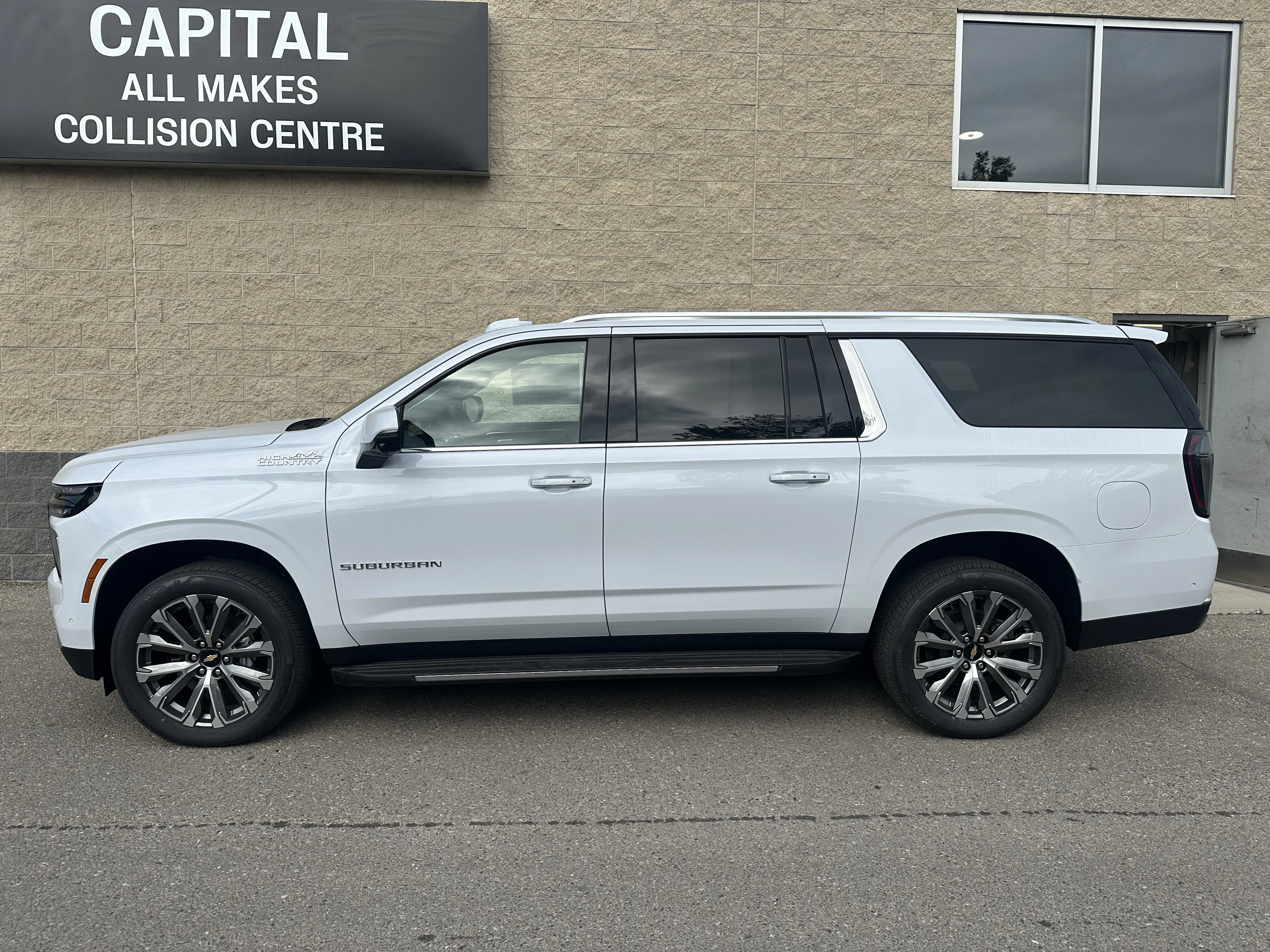 New 2026 Polar White Tricoat Chevrolet High Country image 3