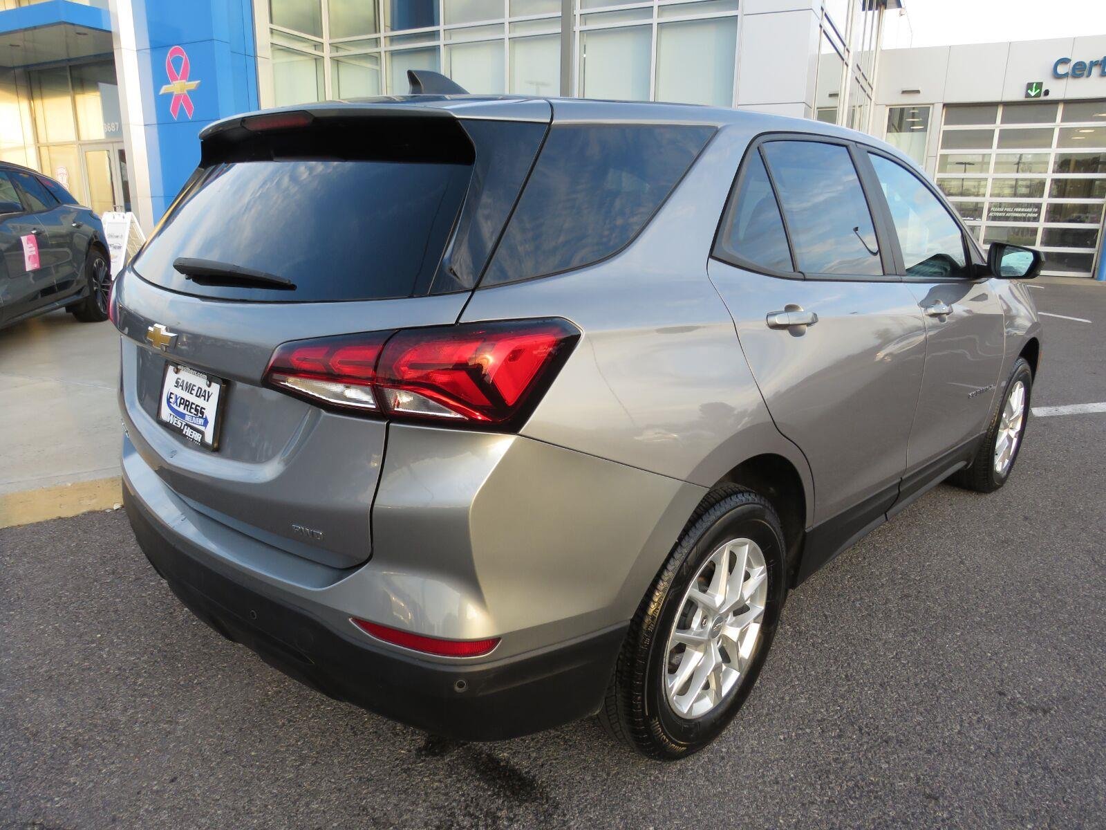 Used 2024 STERLING GRAY METALLIC Chevrolet  image 6